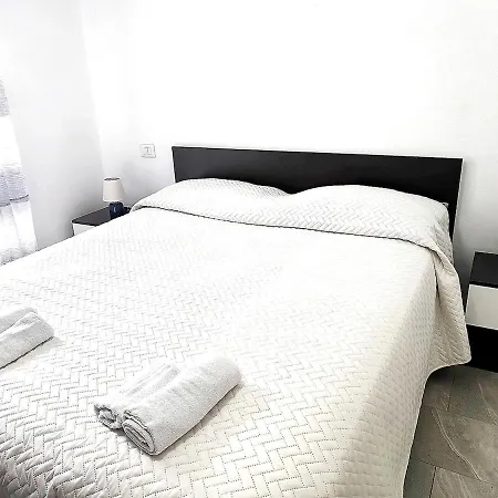 Eden Just A Few Minutes From Maggiore Daire *