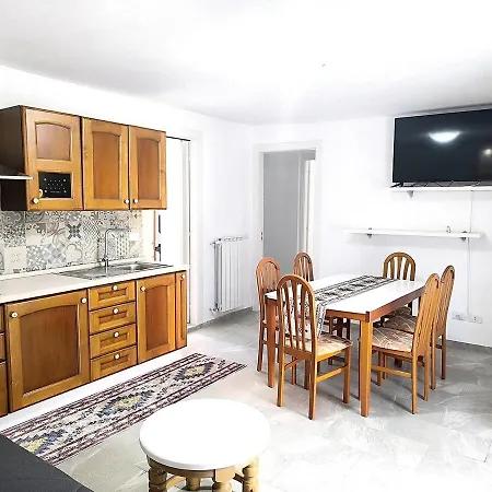 Eden Just A Few Minutes From Maggiore Apartment *